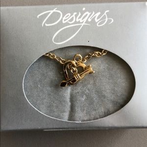 Gold tone heart Arrow Toggle